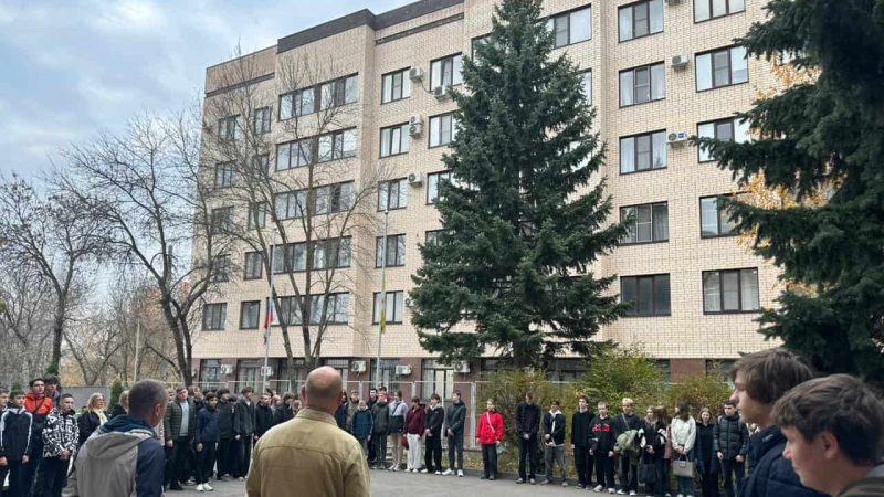 поднятие флага-min